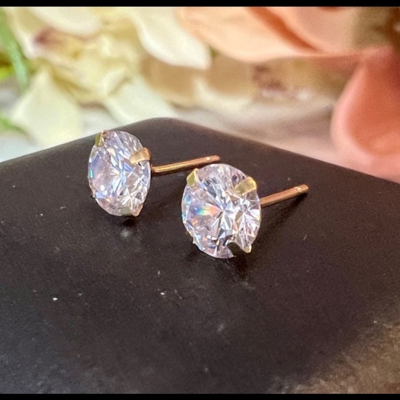 New! Round Cut Diamond Studs set in Solid 10K Gold. Brand new 4 prong setting - Picture 11 of 15